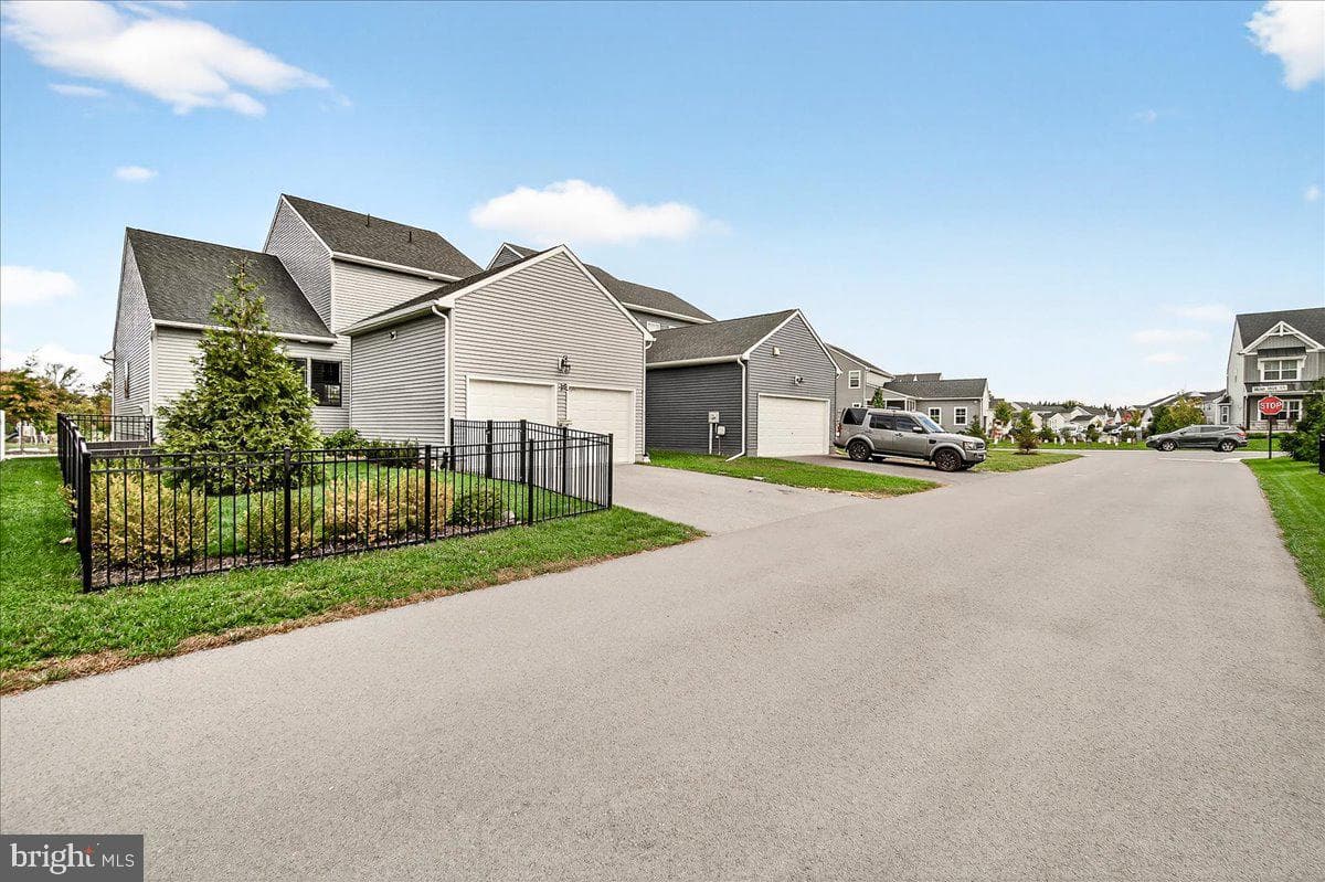 1662 Yankeeland Avenue photo 42