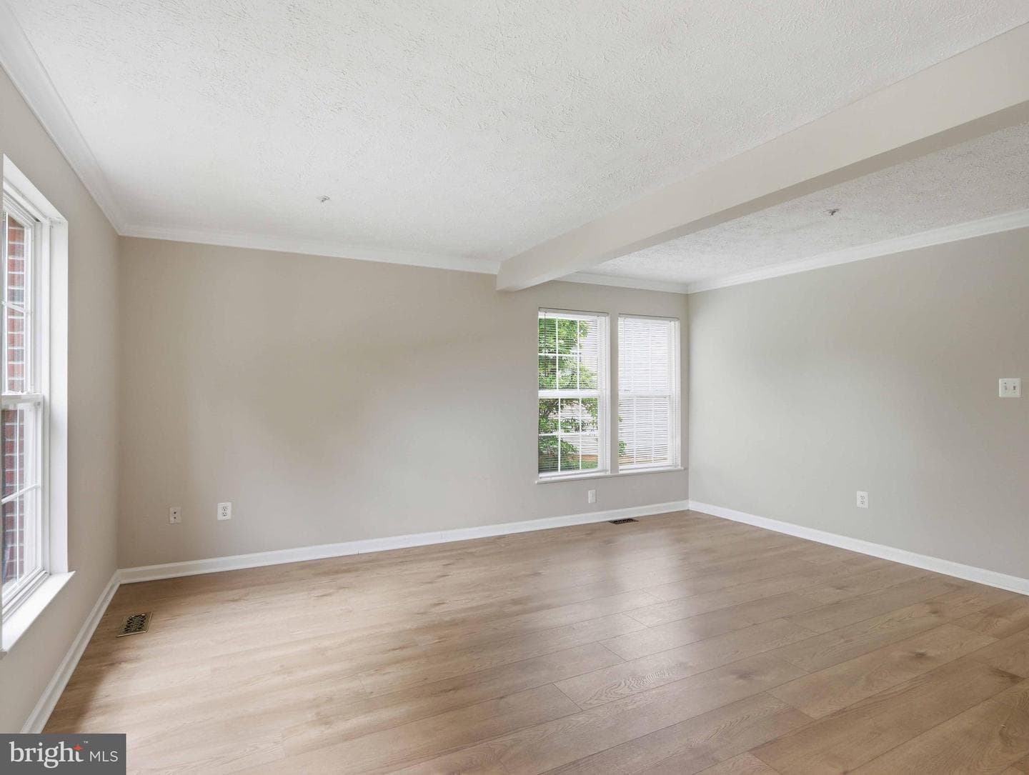 1601 Coopers Way photo 4