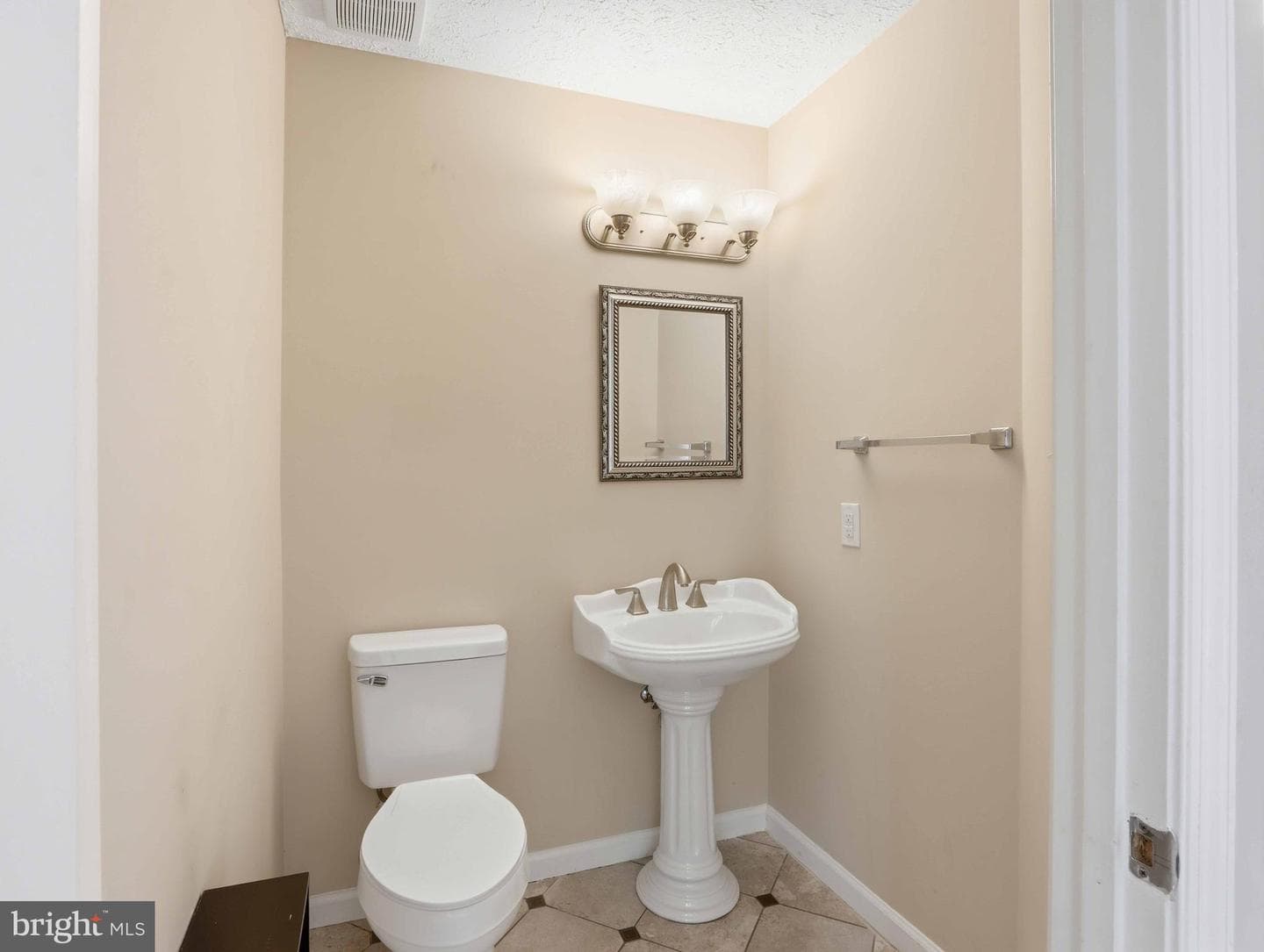 1601 Coopers Way photo 8