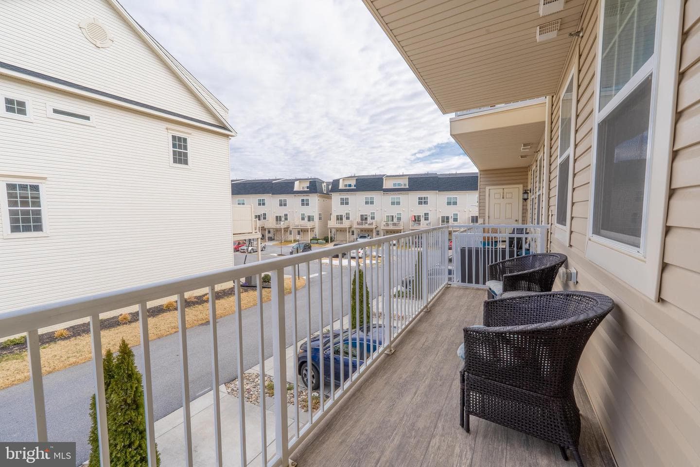7070 Executive Way photo 25