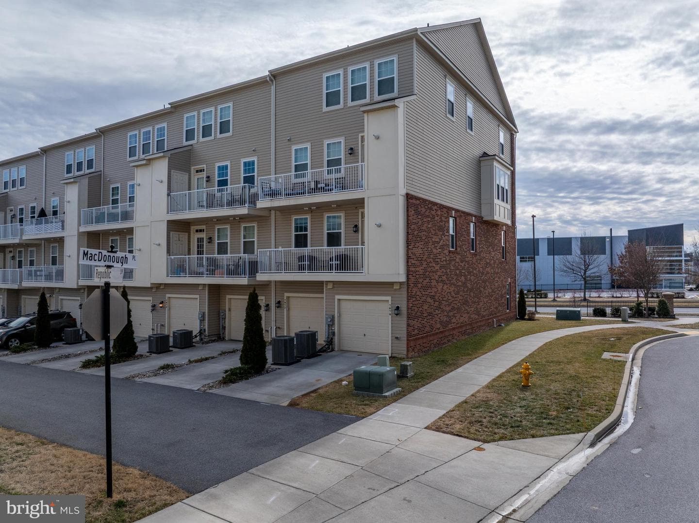 7070 Executive Way photo 52