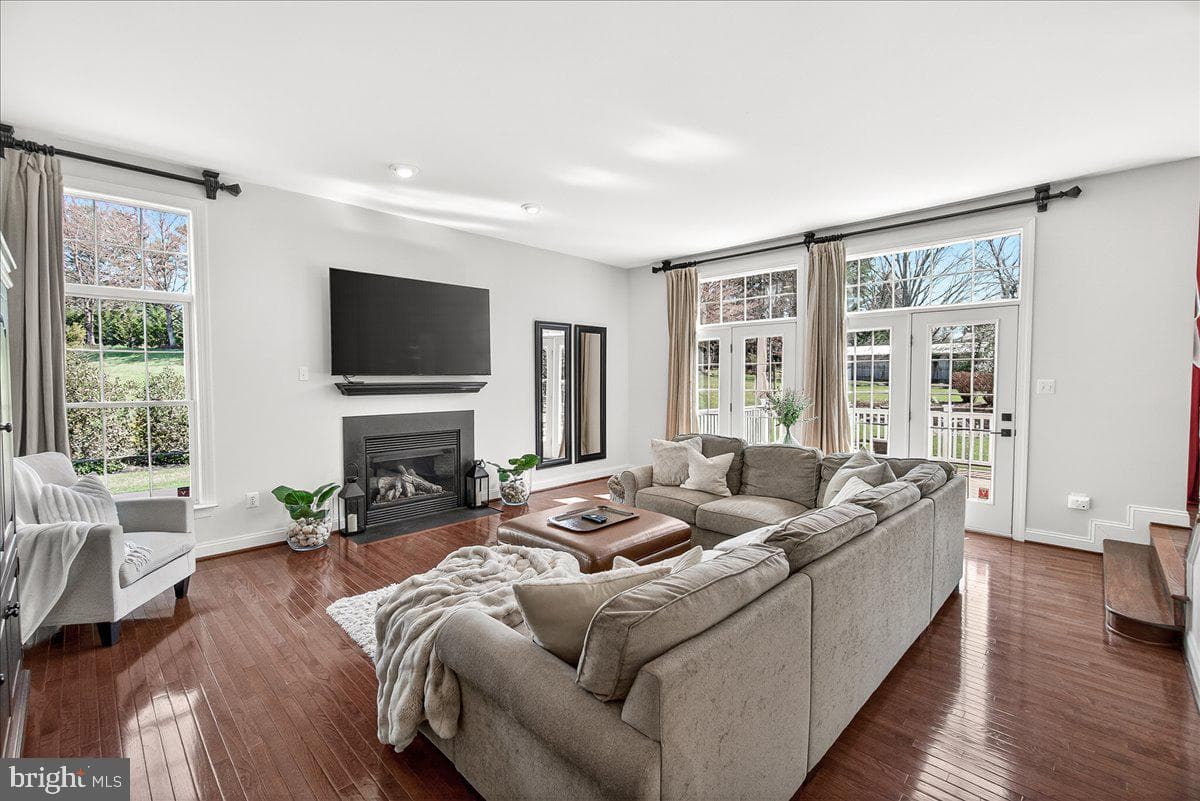 411 William Plummer Street photo 14