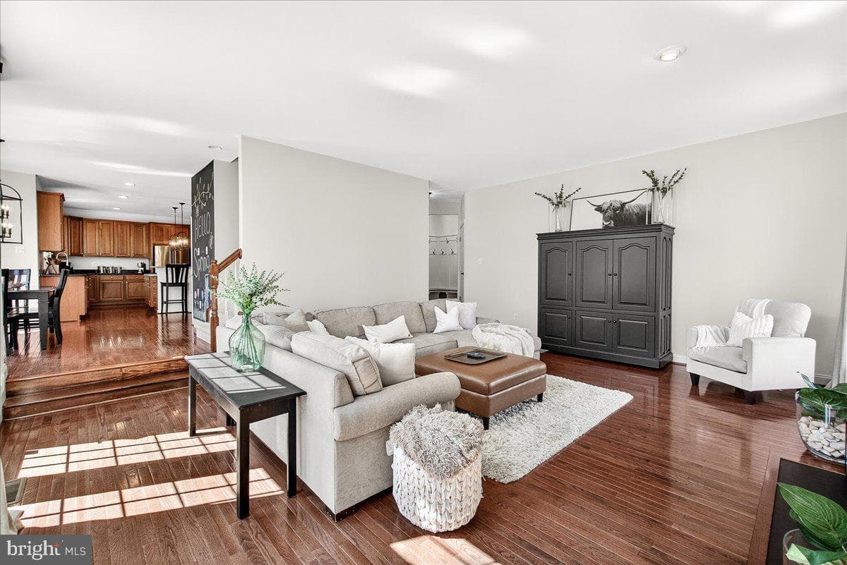 411 William Plummer Street photo 15