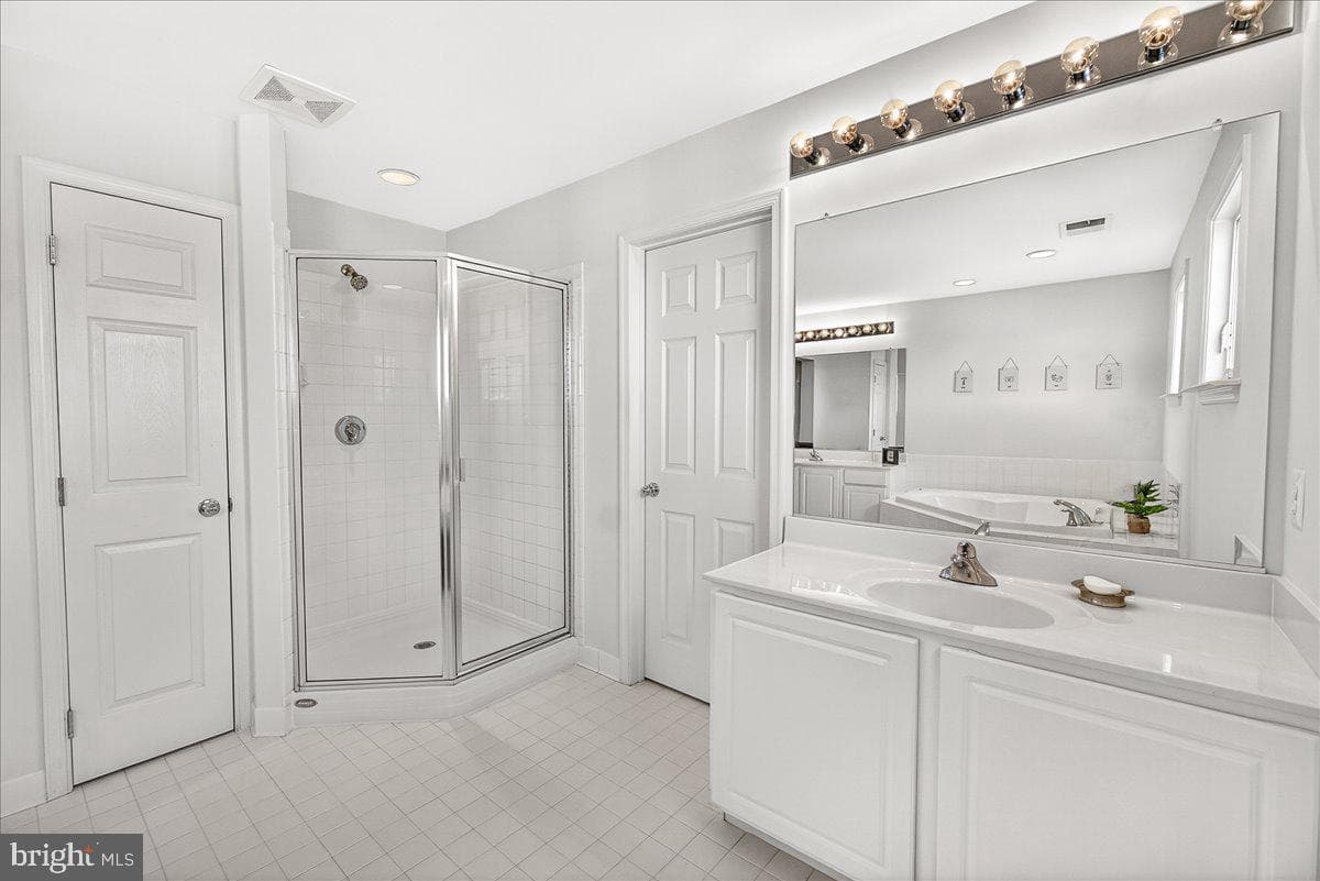 411 William Plummer Street photo 36