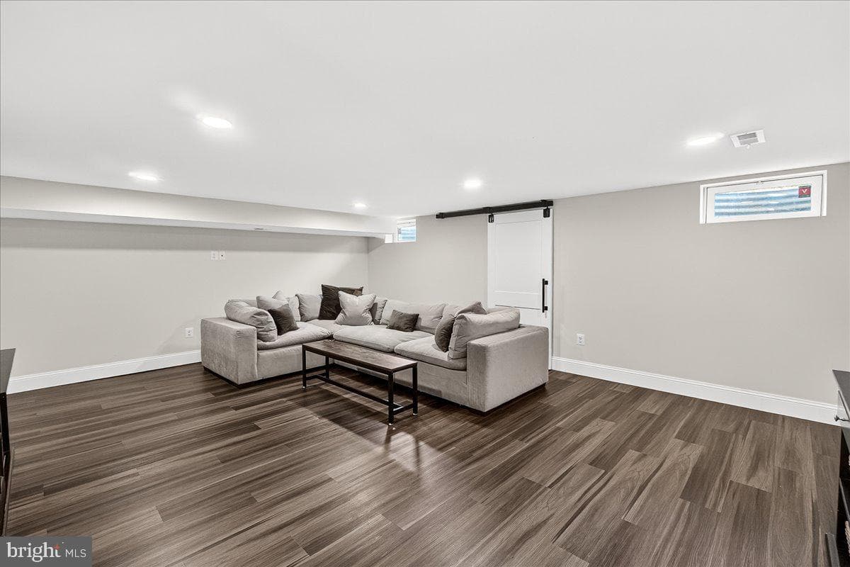 411 William Plummer Street photo 66
