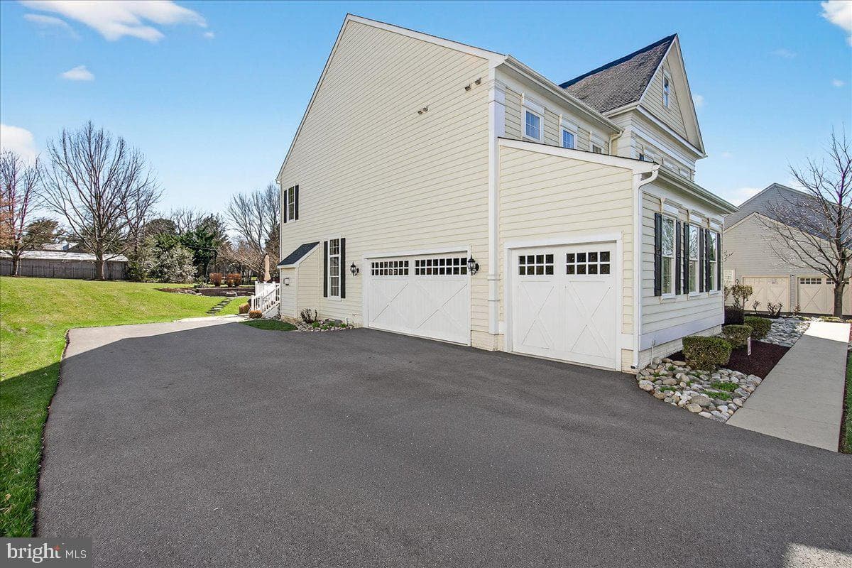 411 William Plummer Street photo 72