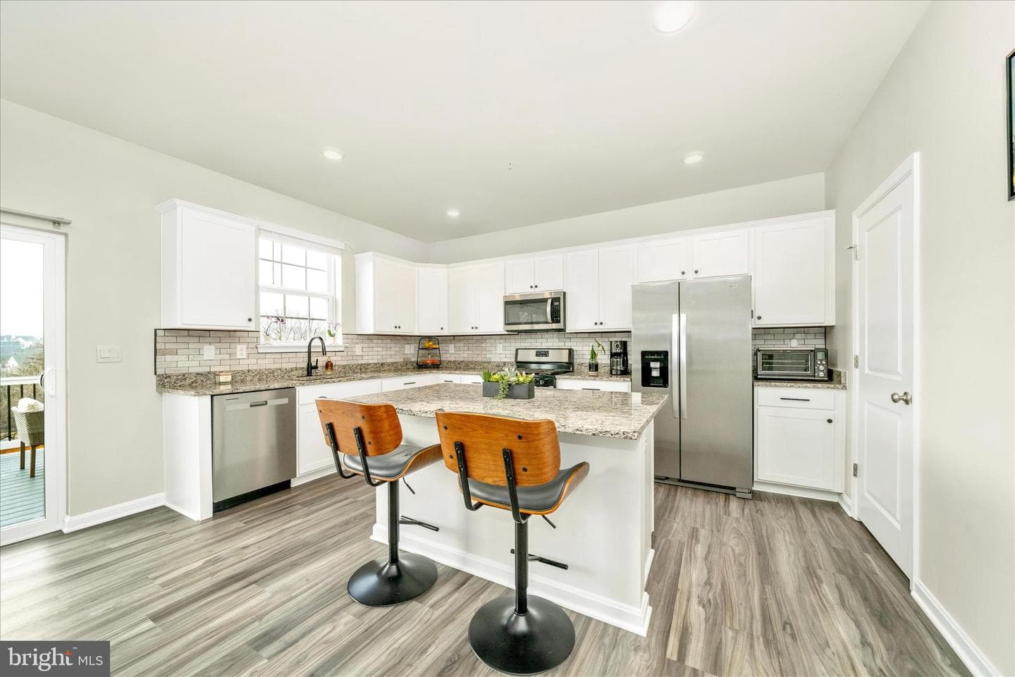 2086 Pomona Way photo 4