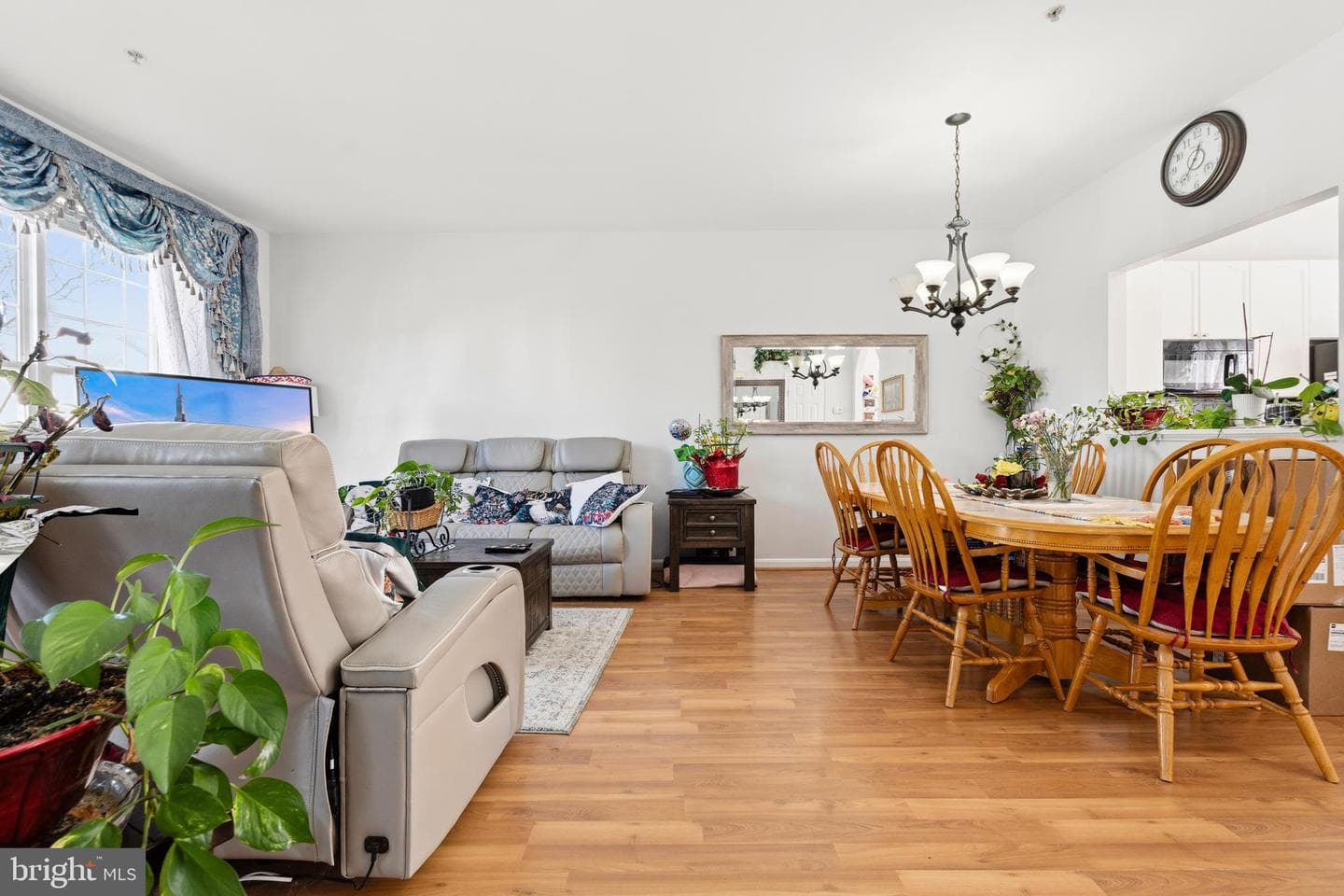 137 Harpers Way photo 10