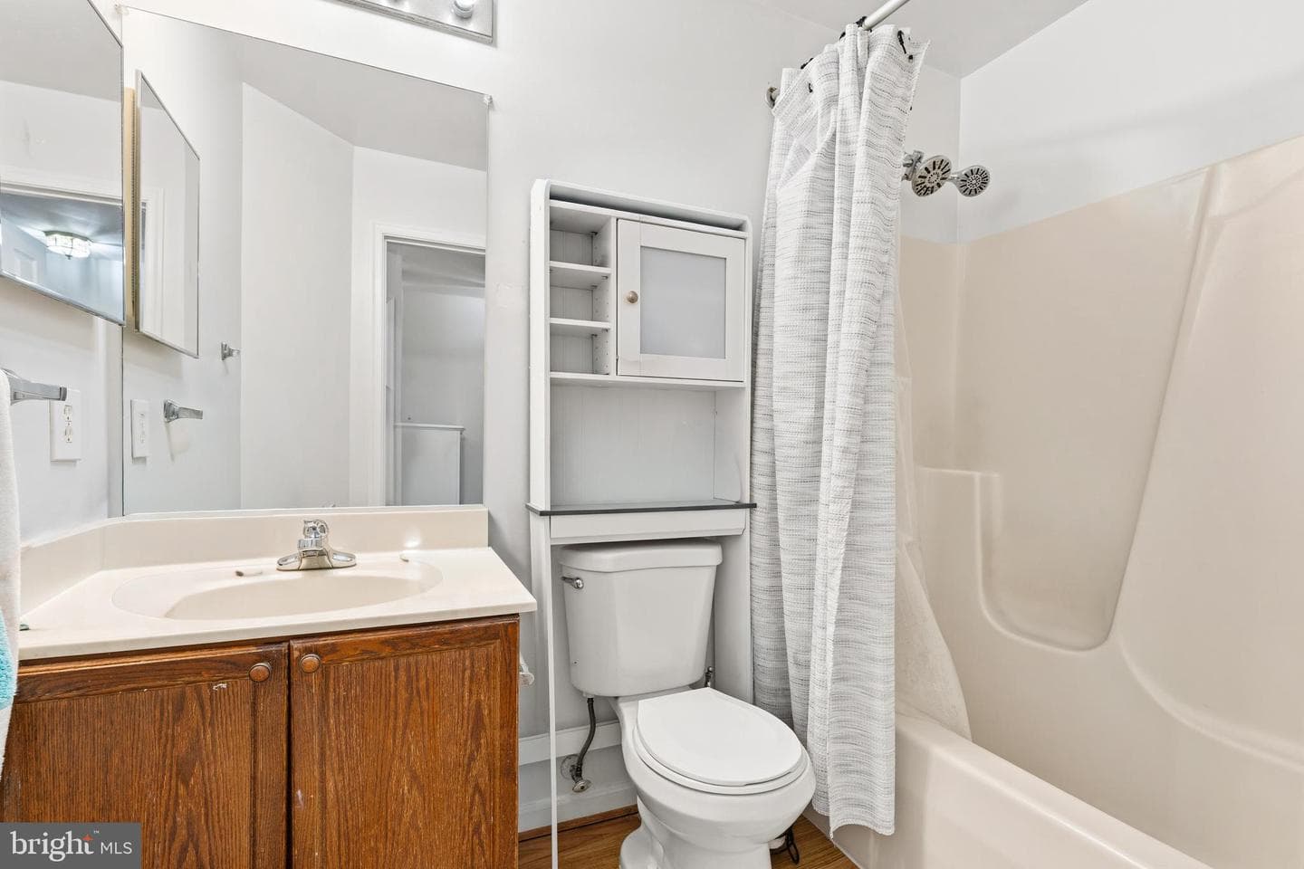 137 Harpers Way photo 18