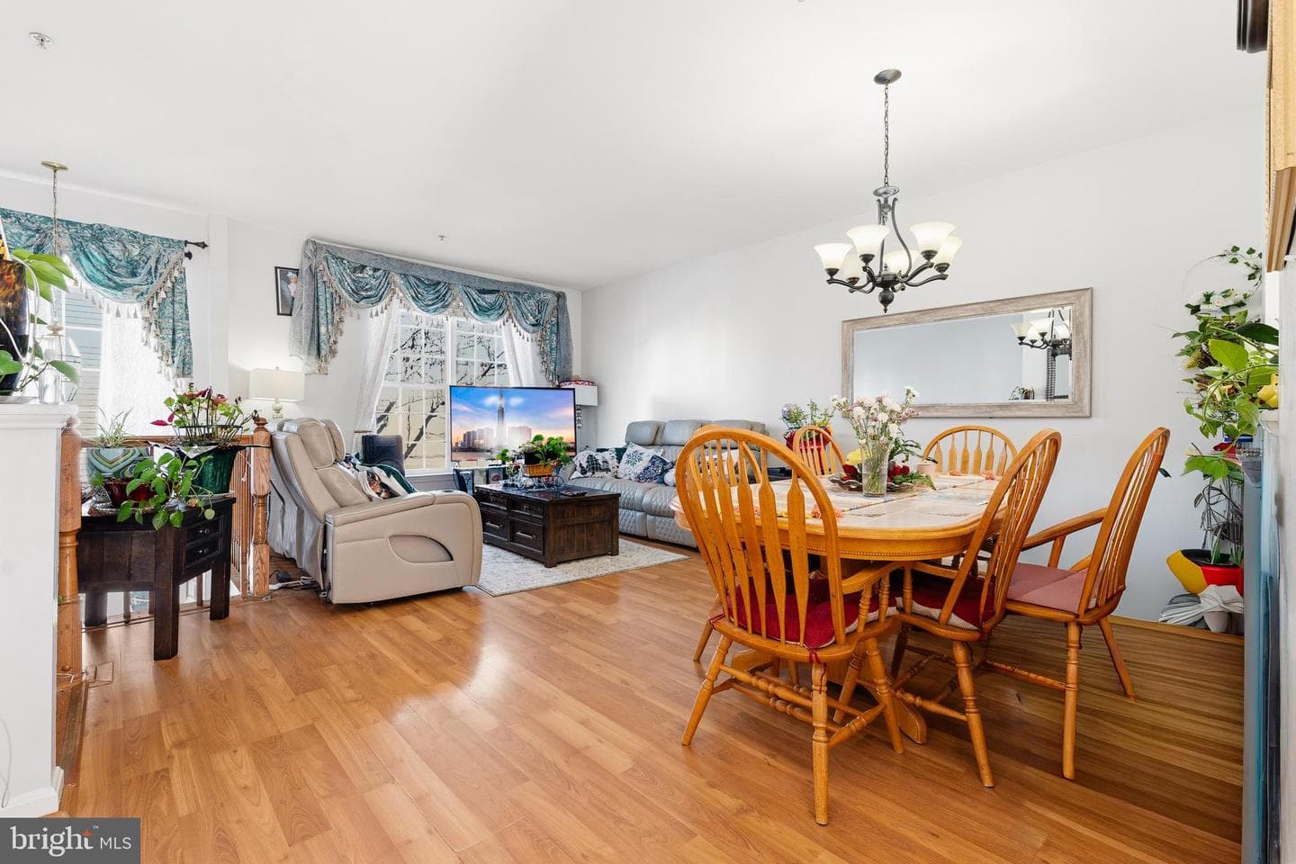 137 Harpers Way photo 8