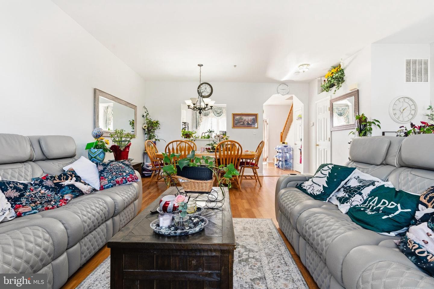 137 Harpers Way photo 9