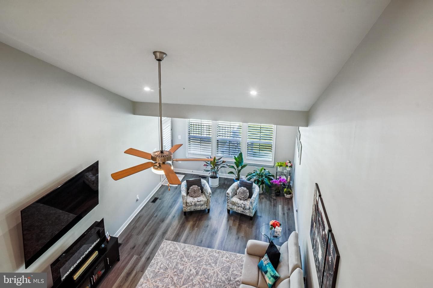 6126 Dock Street photo 9
