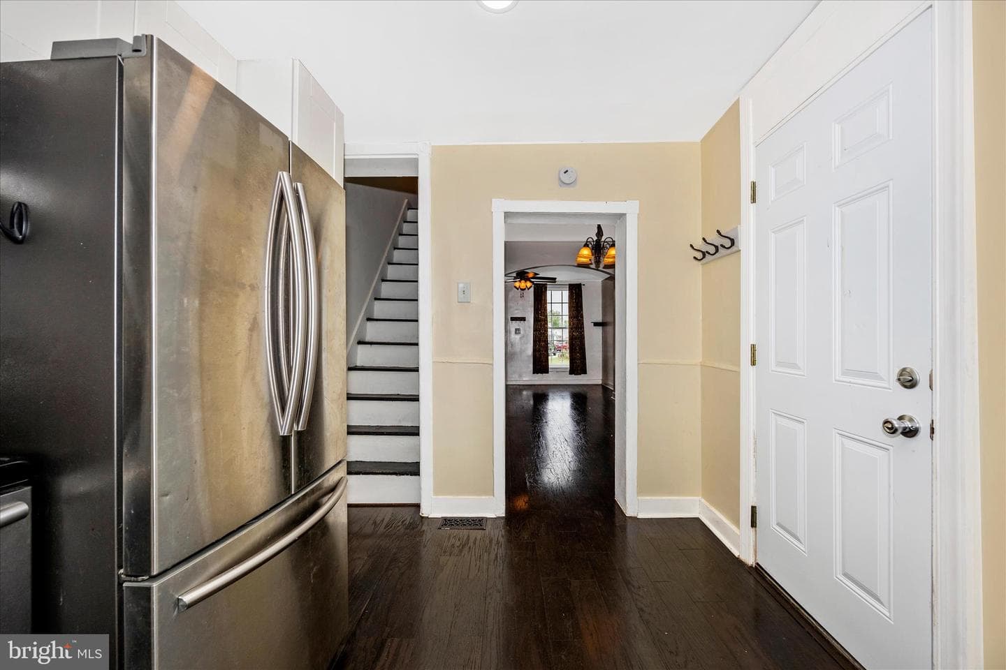 467 W South St photo 16