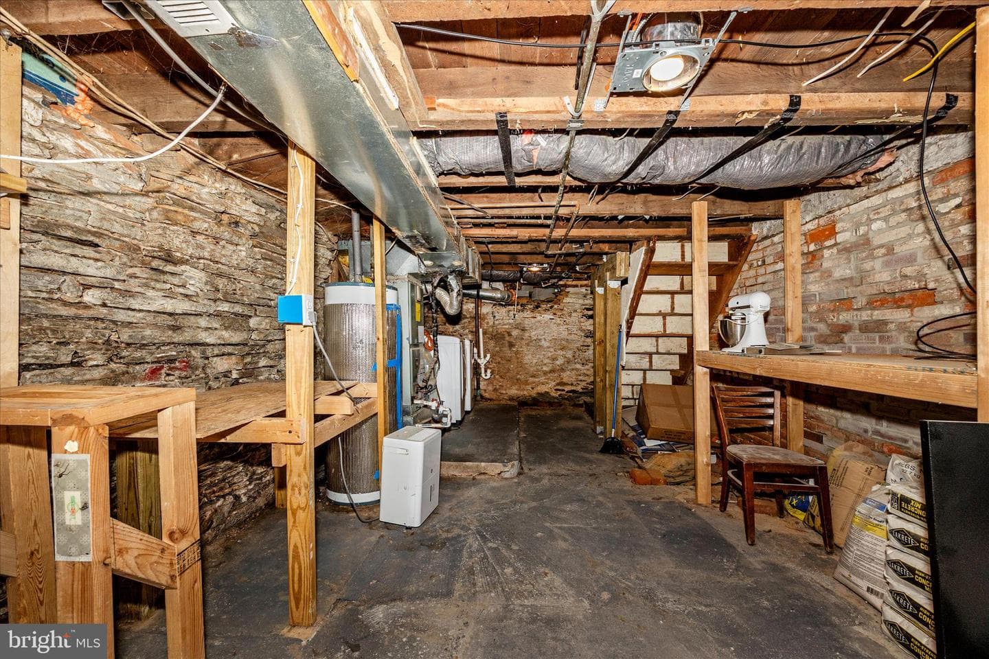467 W South St photo 34