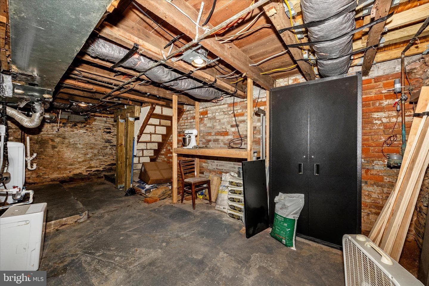 467 W South St photo 35