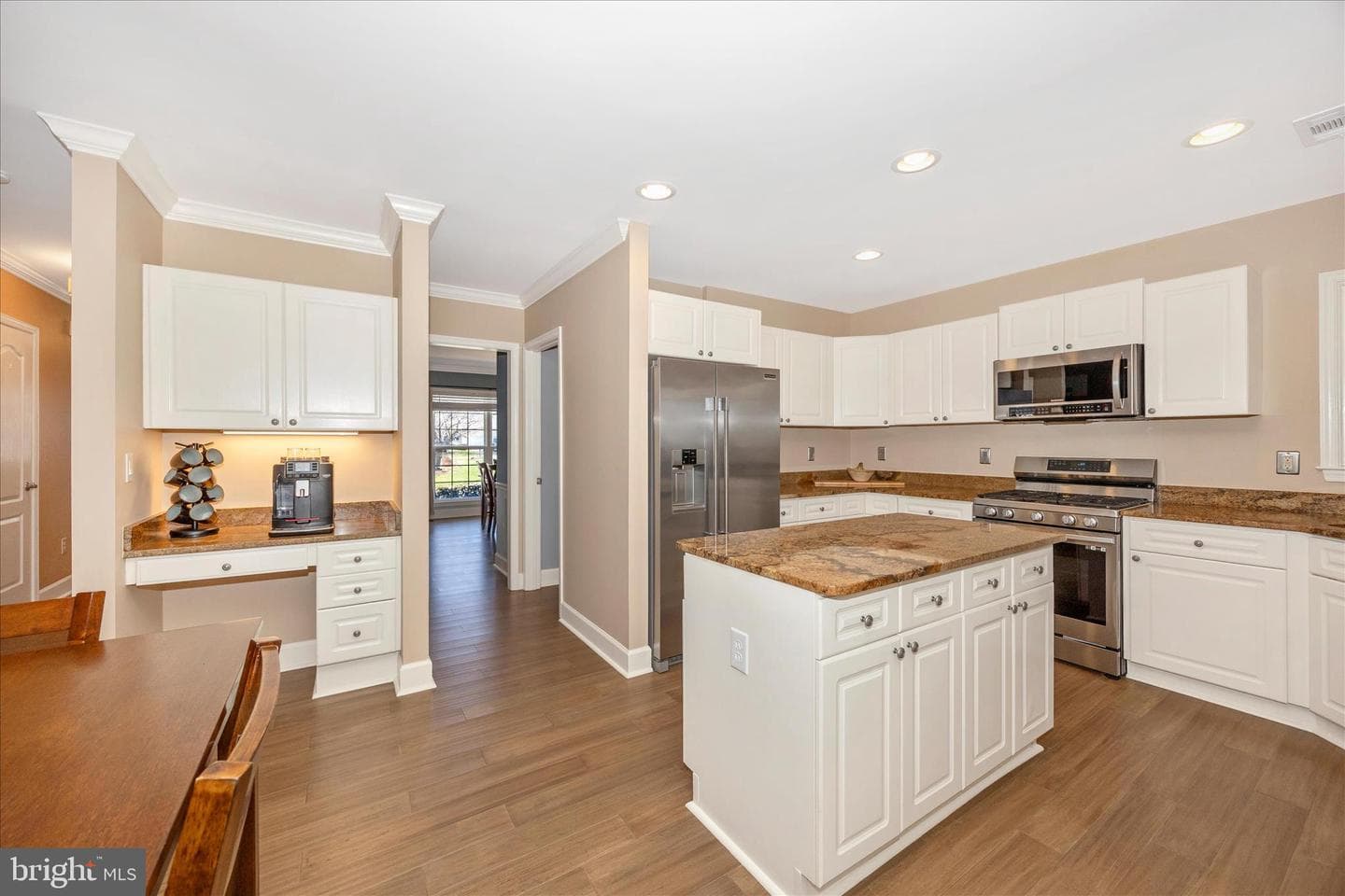 6306 Hawkins Court N photo 9