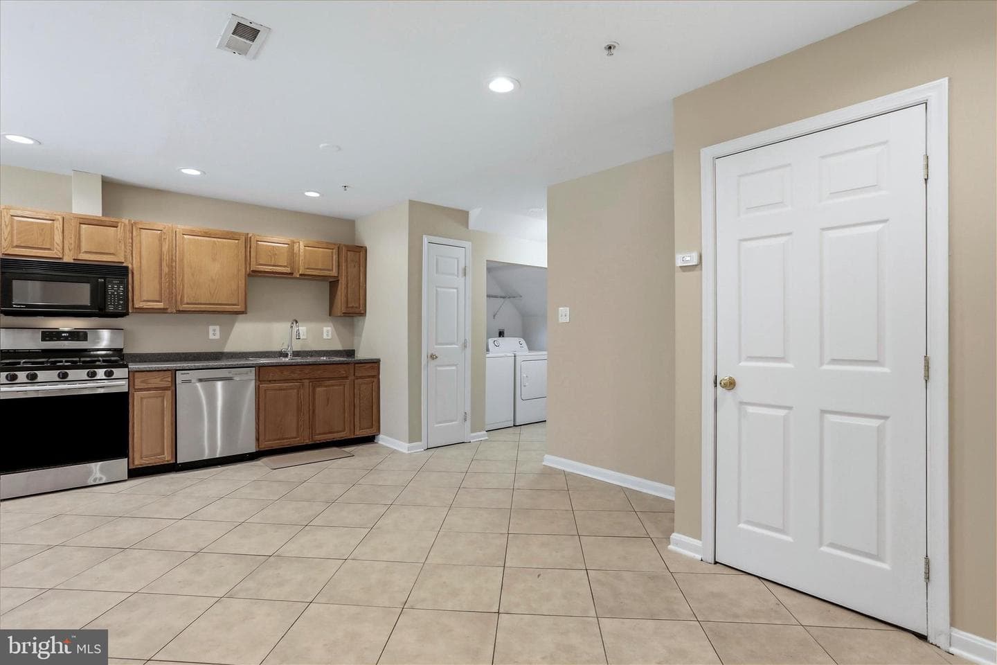 2544 Emerson Drive photo 31