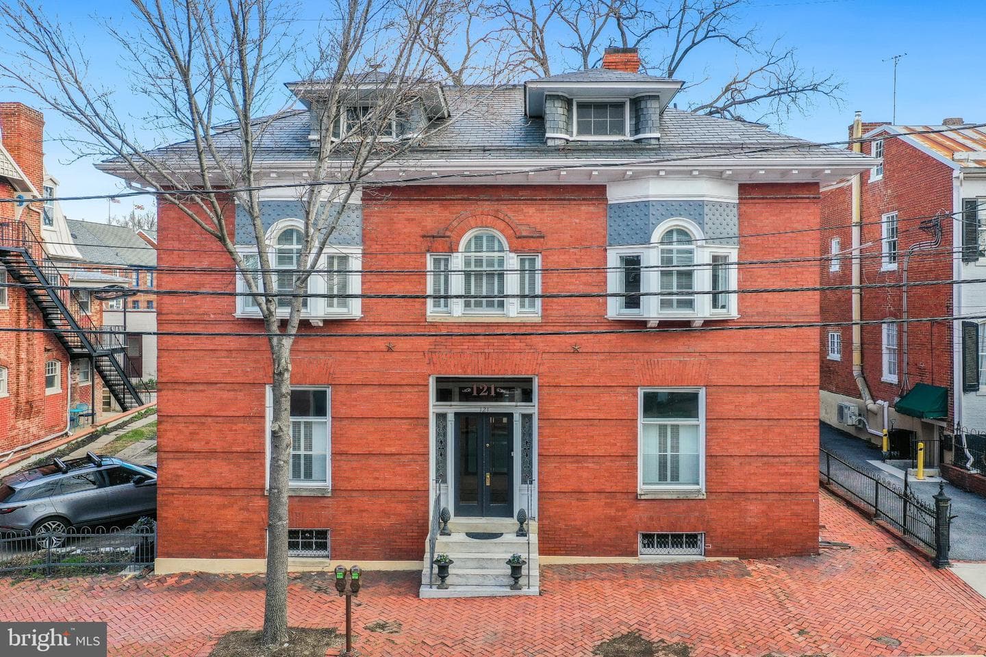 121 W Church Street