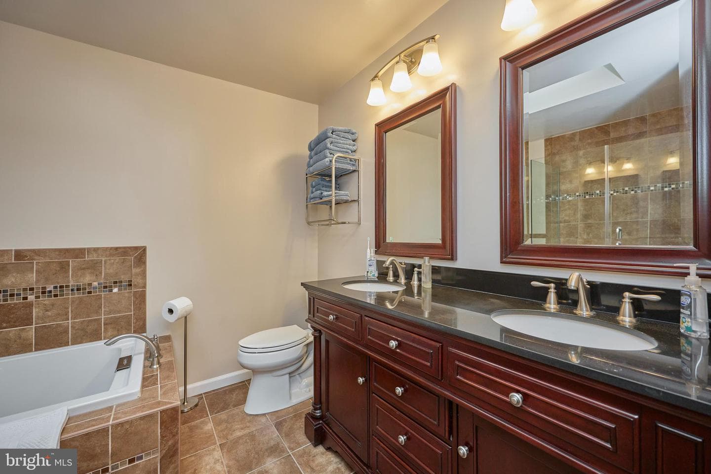 4292 Molesworth Terrace photo 30