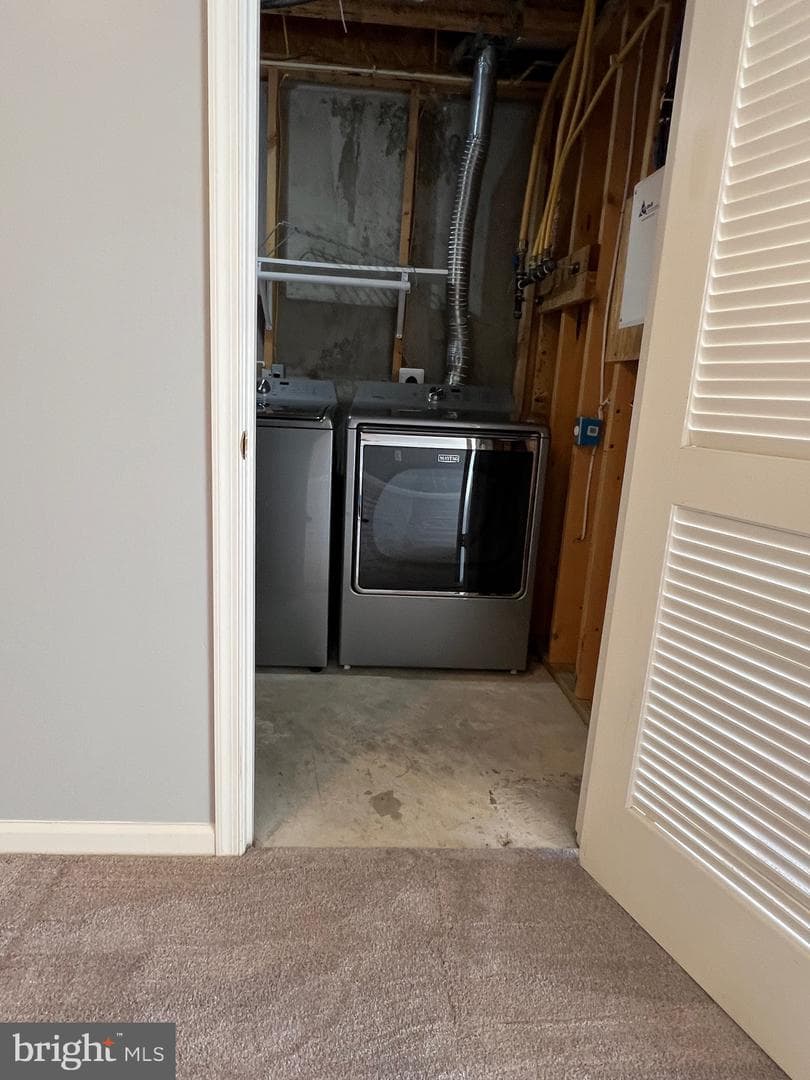 131 Fiona Way photo 38