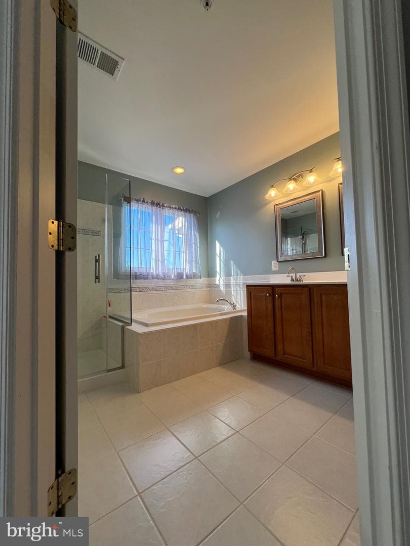 131 Fiona Way photo 54