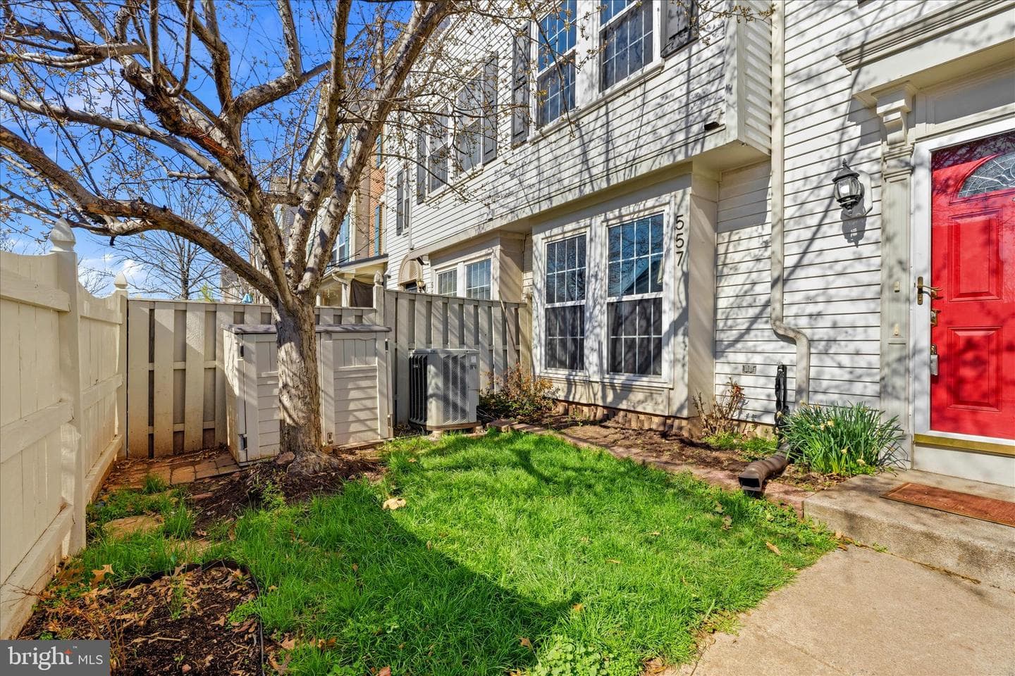 557 Boysenberry Lane photo 3