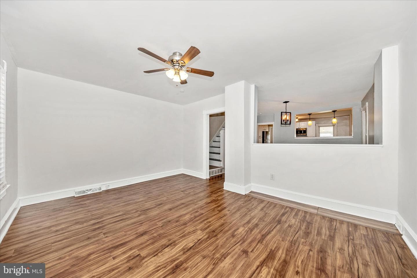 202 Maple Avenue photo 2