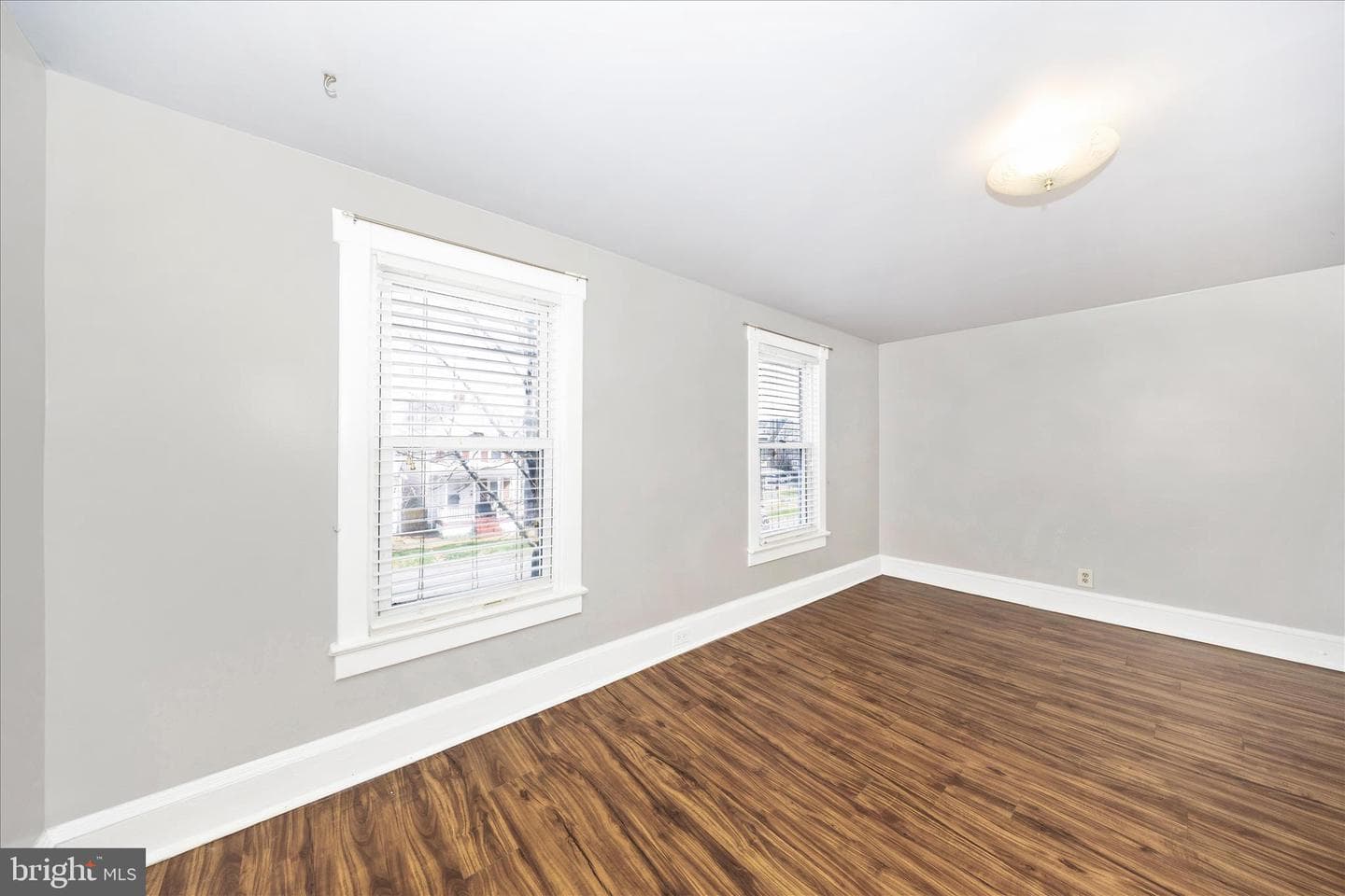 202 Maple Avenue photo 24
