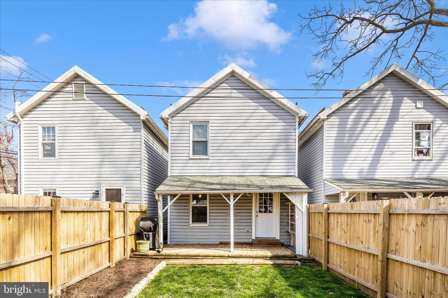 202 Maple Avenue photo 32