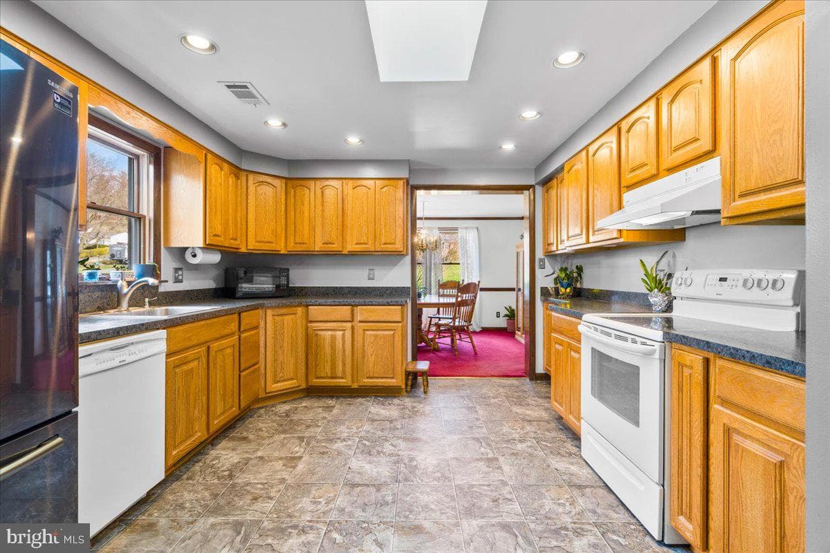 6114 Elaine Drive photo 18