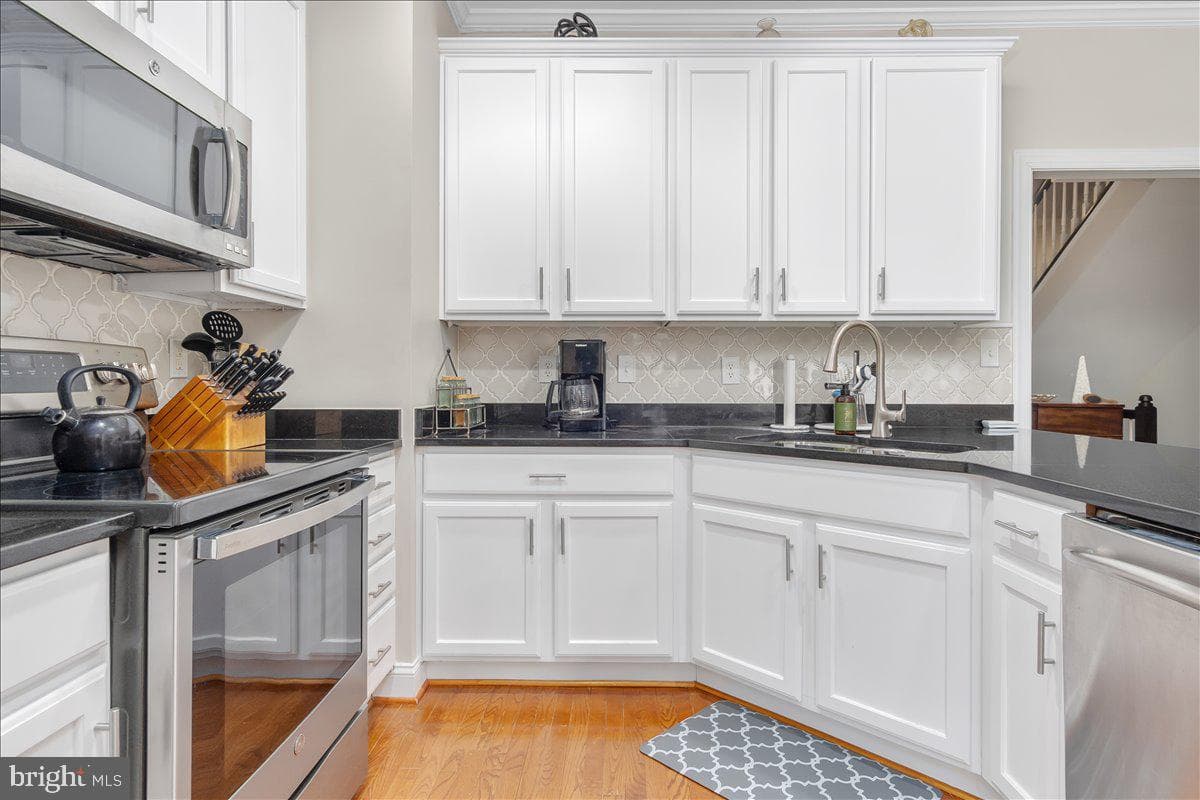 6378 Meandering Woods Court photo 11