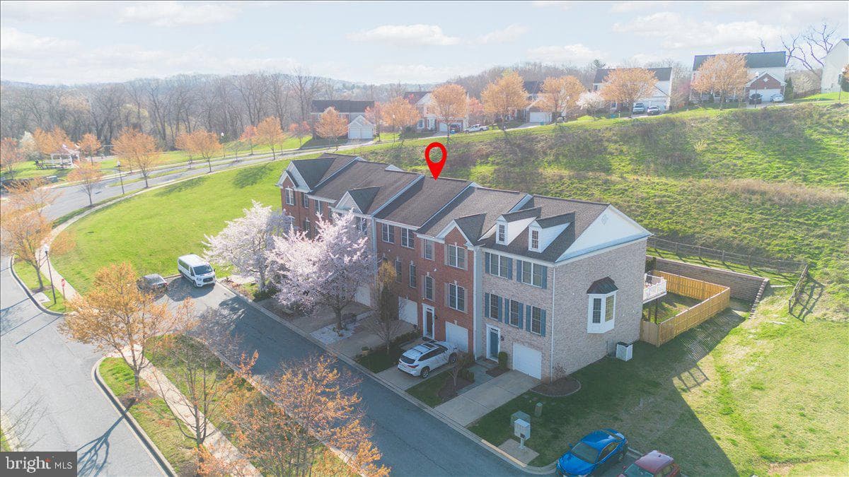 6378 Meandering Woods Court photo 5