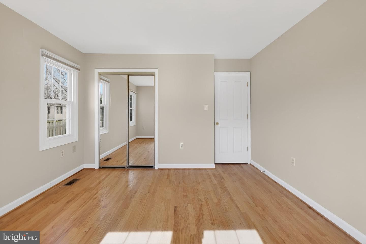 825 Dunbrooke Court photo 18