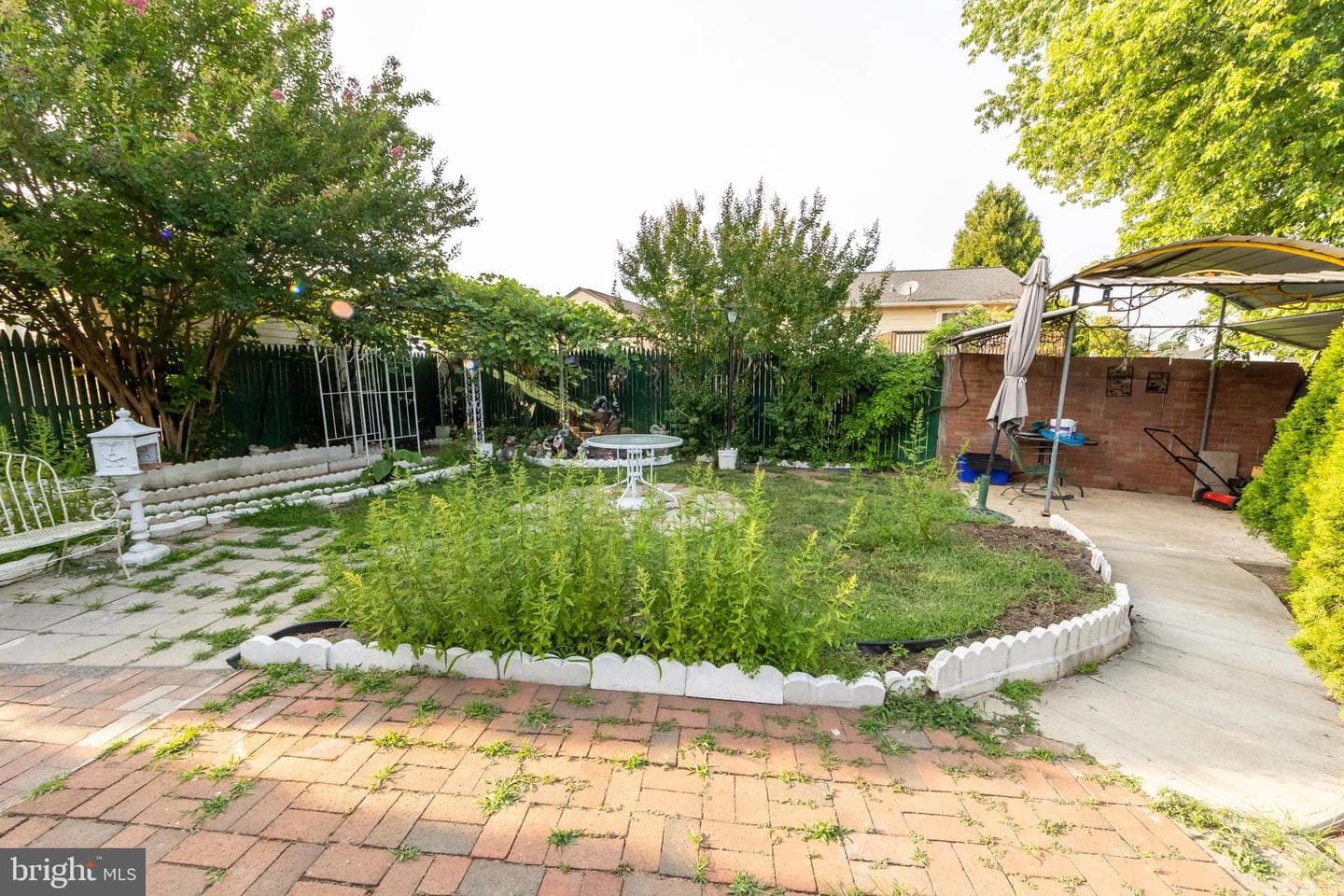 550 Logan Street photo 29