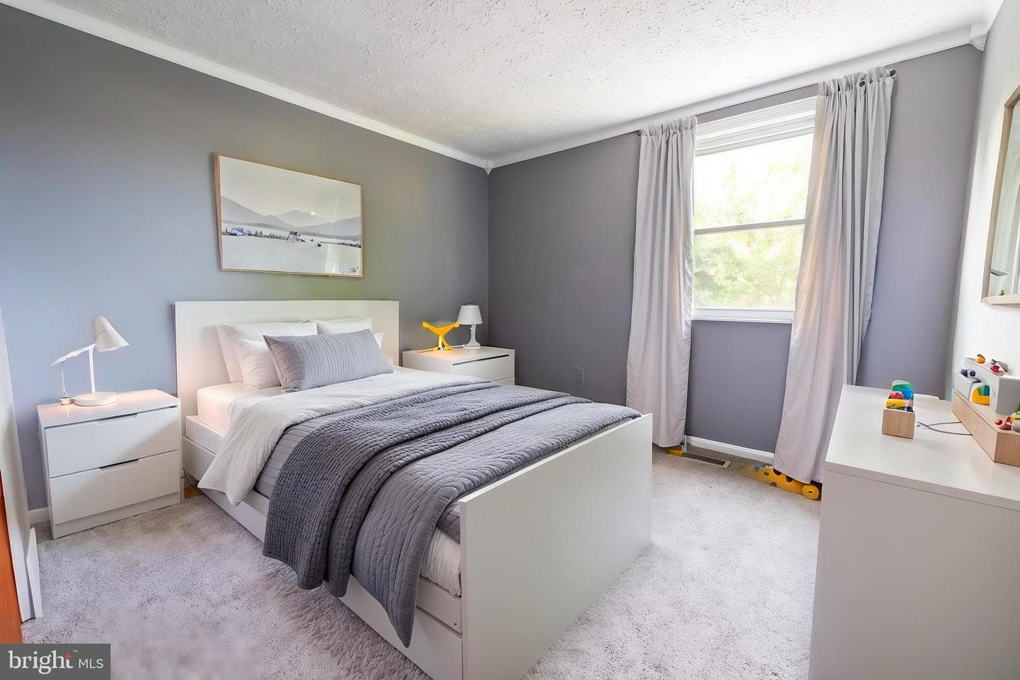 550 Logan Street photo 9
