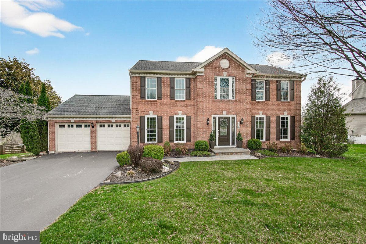 16 Knoll Side Lane