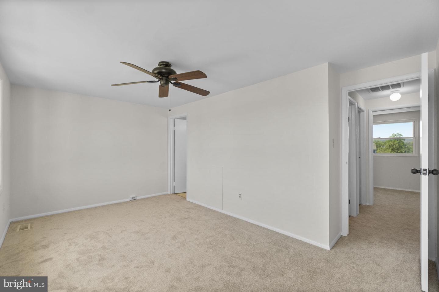 1715 Country Court photo 12
