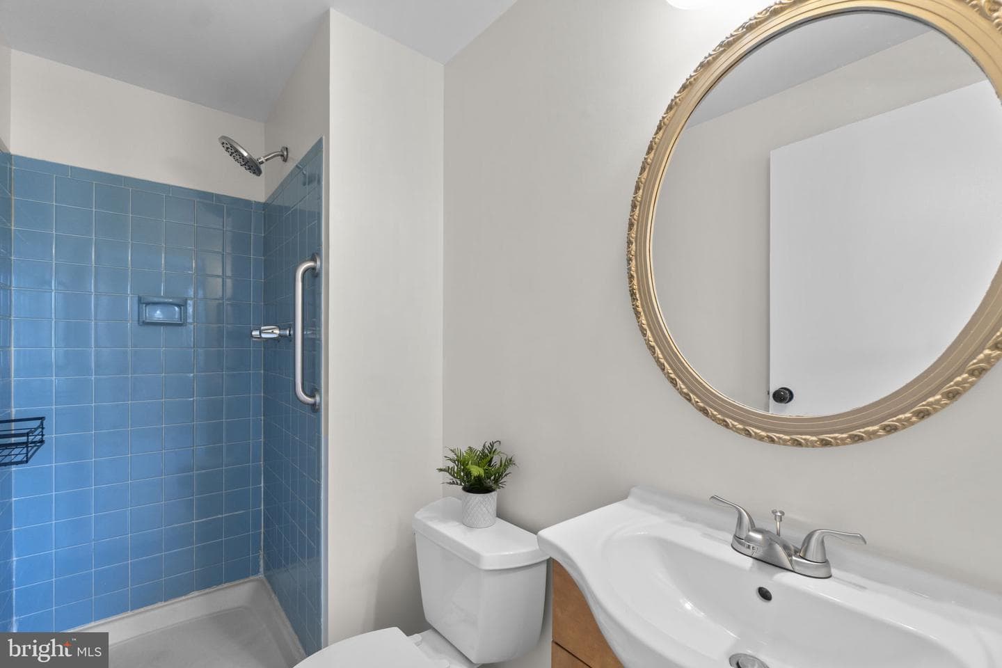 1715 Country Court photo 14