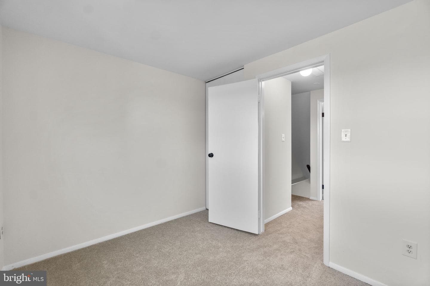 1715 Country Court photo 19