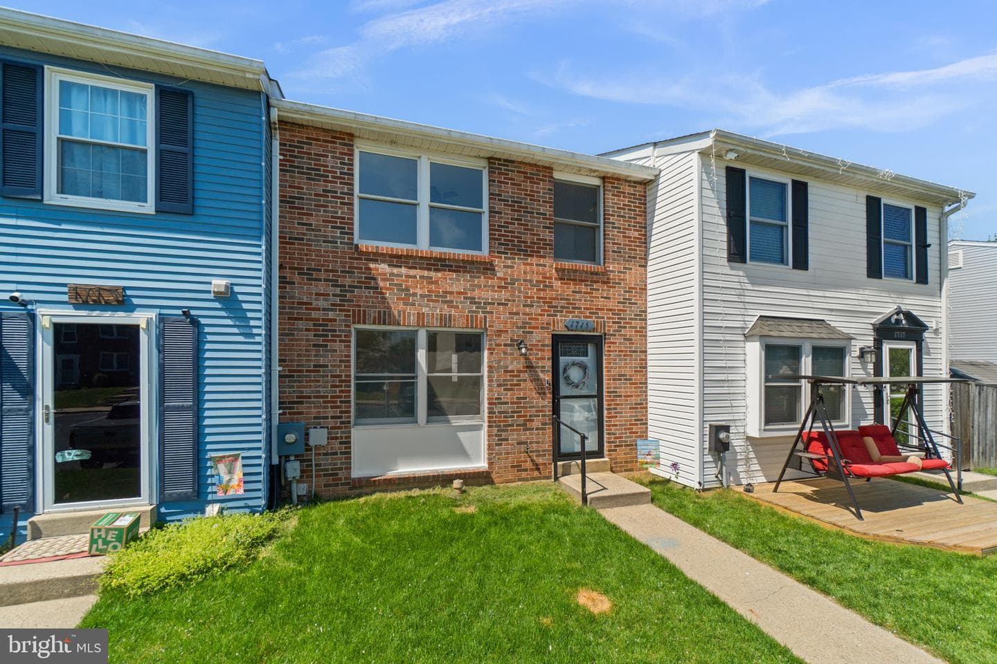 1715 Country Court photo 2