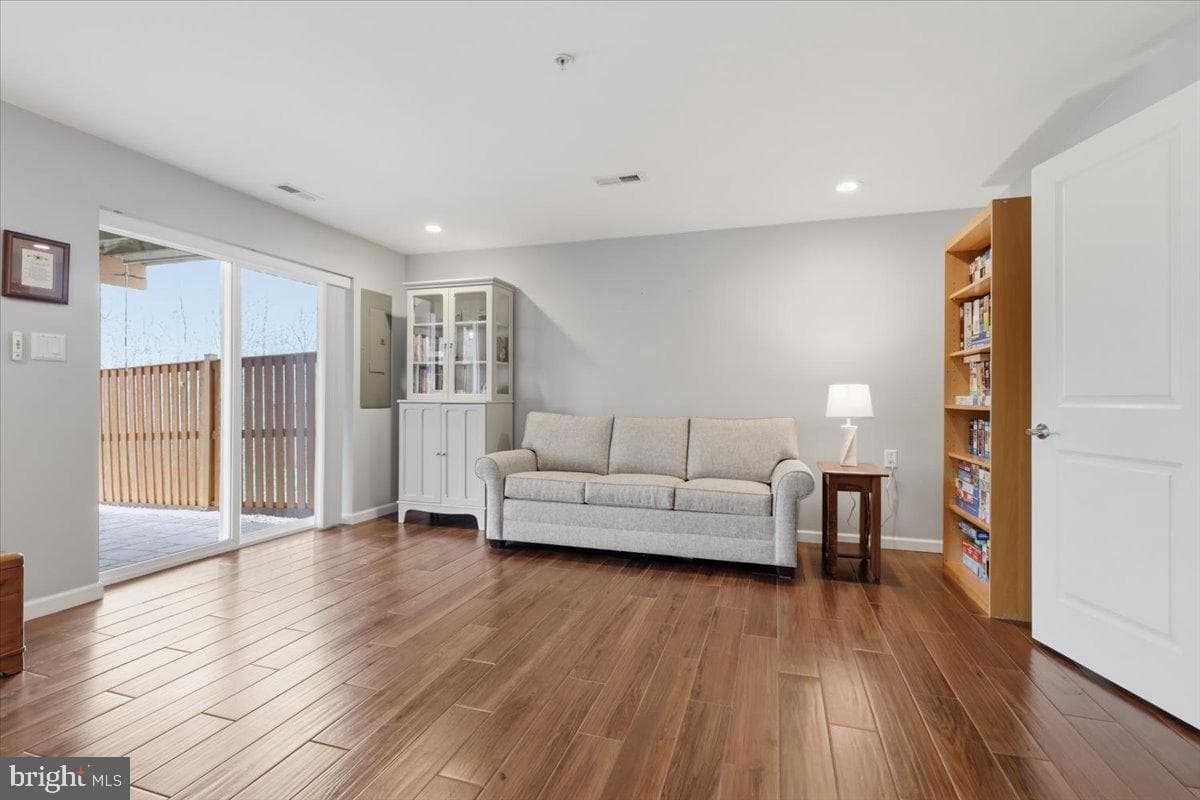 10909 Divot Court photo 44