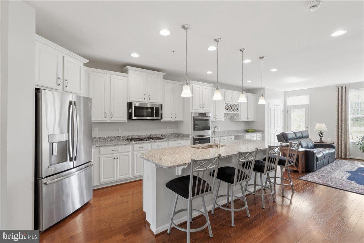 10909 Divot Court photo 5