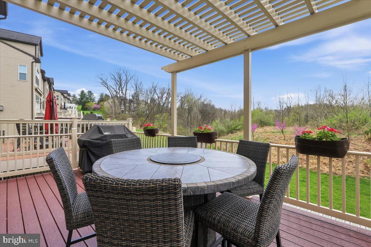 10909 Divot Court photo 6