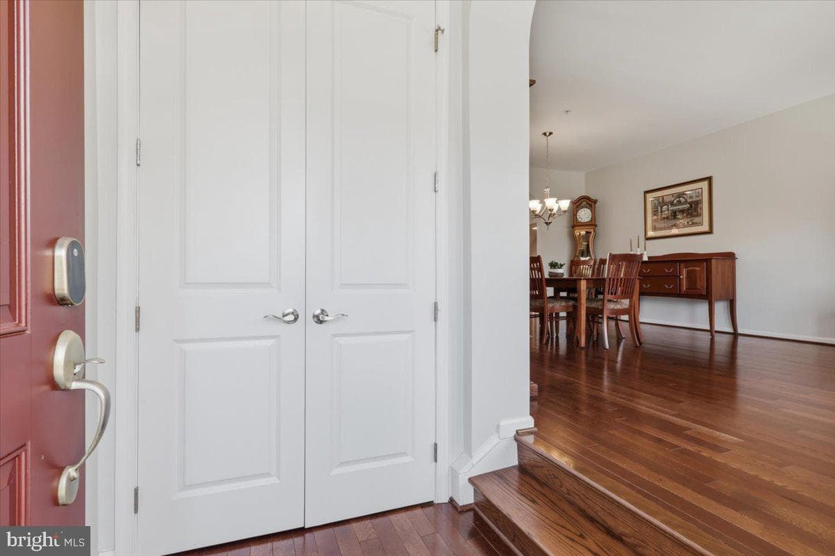 10909 Divot Court photo 8