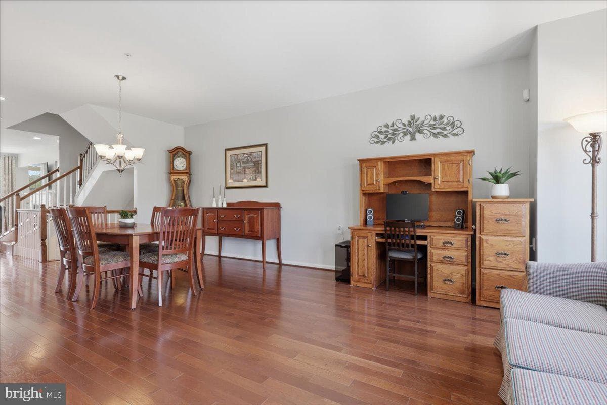 10909 Divot Court photo 9