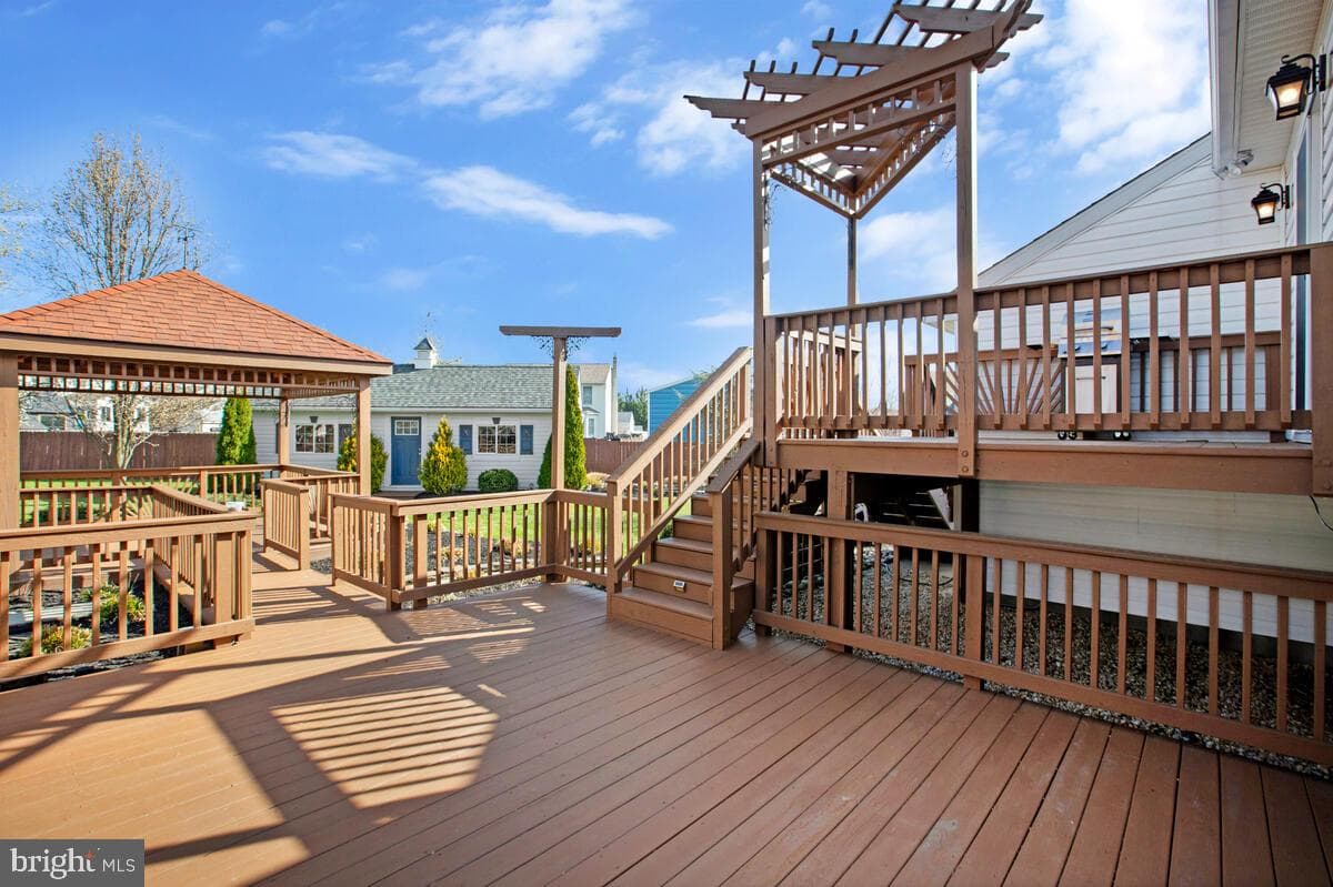 6 Westview Court photo 31