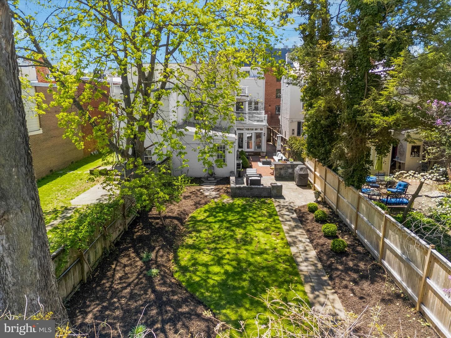 225 E 2nd Street photo 102