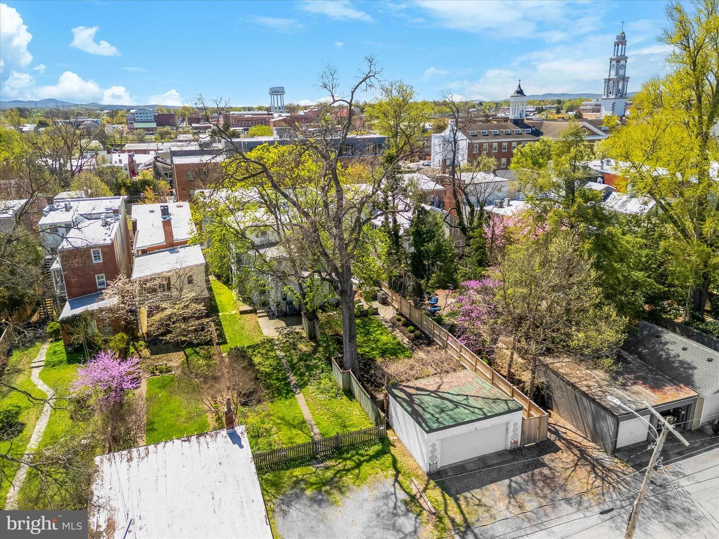 225 E 2nd Street photo 103