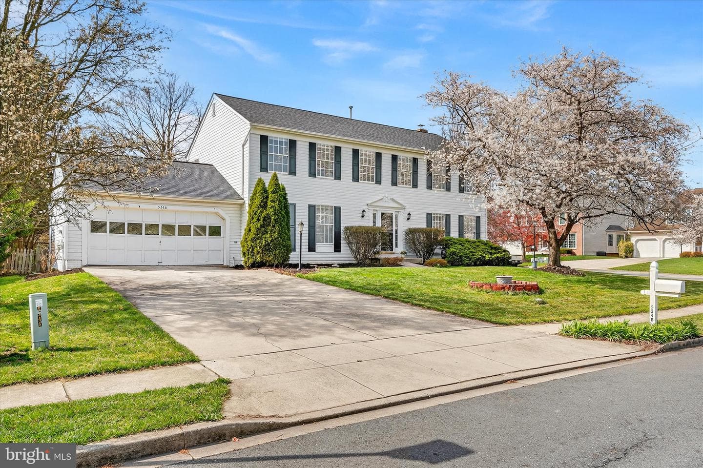 5348 Saint James Place photo 2