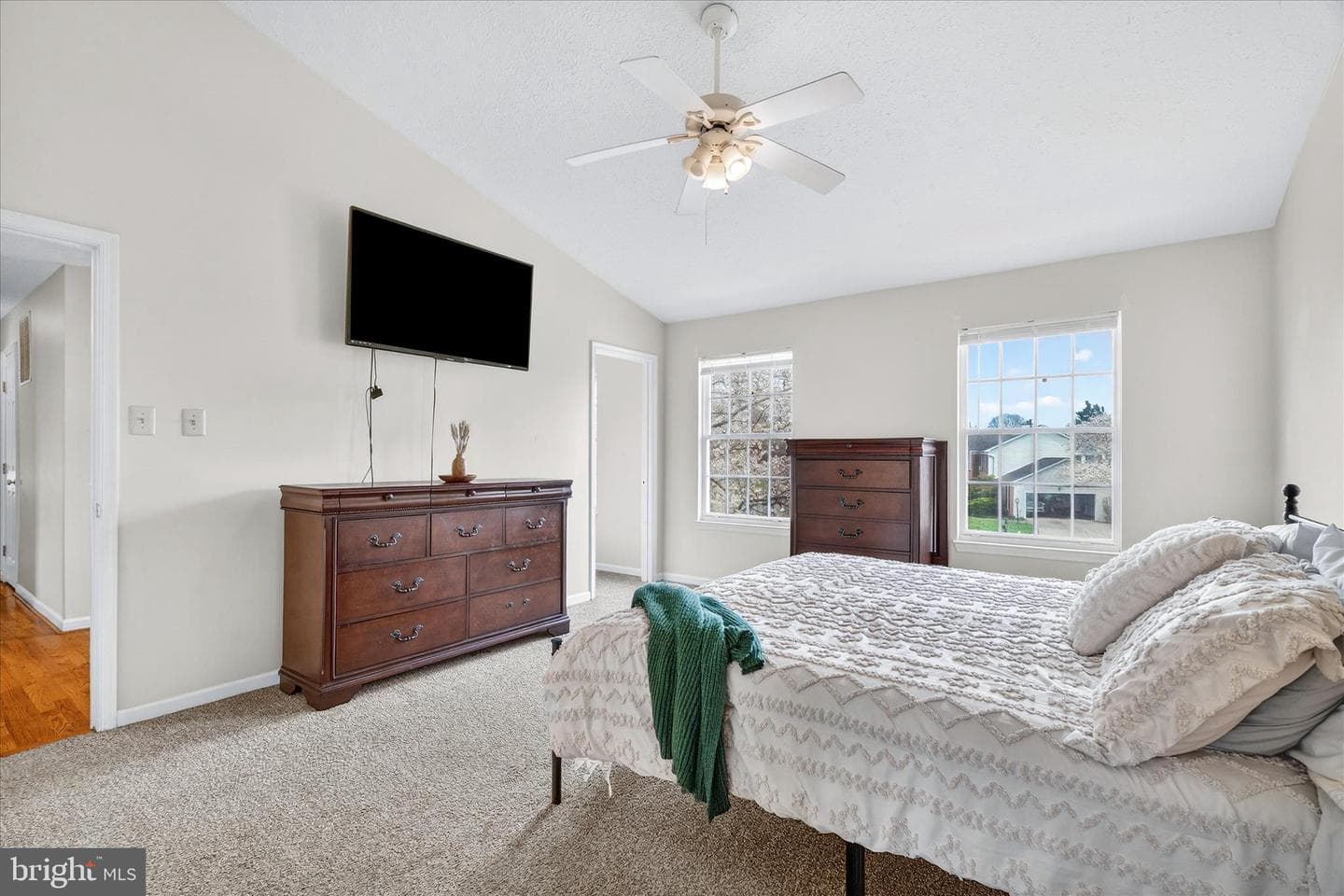 5348 Saint James Place photo 26